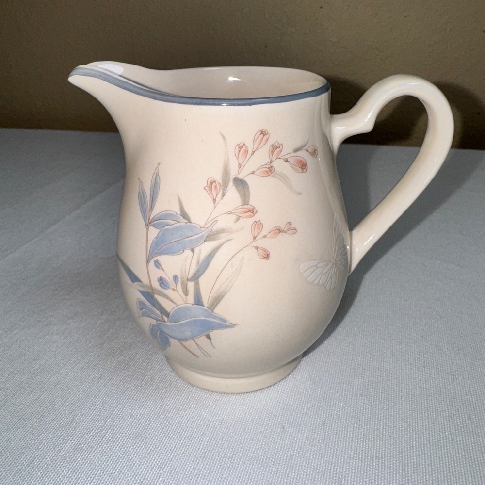 Keltcraft by Noritake Kilkee Creamer Pitcher Ireland 9109 Floral Stoneware